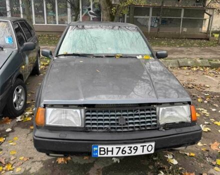 Серый Вольво 440, объемом двигателя 1.7 л и пробегом 280 тыс. км за 1100 $, фото 1 на Automoto.ua