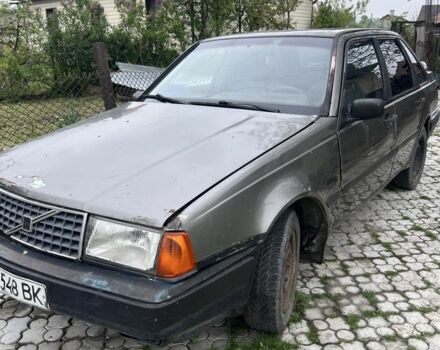 Серый Вольво 440, объемом двигателя 1.7 л и пробегом 180 тыс. км за 650 $, фото 1 на Automoto.ua
