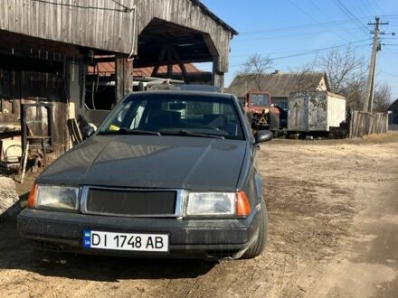Серый Вольво 440, объемом двигателя 1.7 л и пробегом 250 тыс. км за 1100 $, фото 1 на Automoto.ua