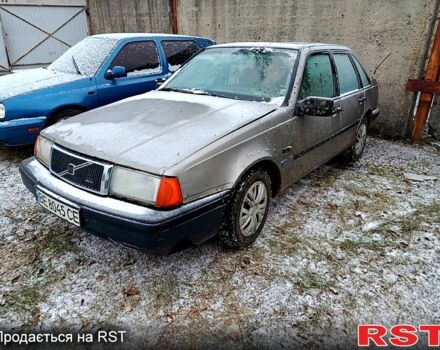 Серый Вольво 440, объемом двигателя 1.8 л и пробегом 200 тыс. км за 550 $, фото 1 на Automoto.ua