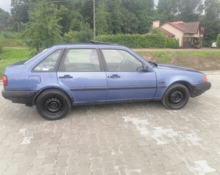 Синий Вольво 440, объемом двигателя 1.8 л и пробегом 500 тыс. км за 1300 $, фото 2 на Automoto.ua