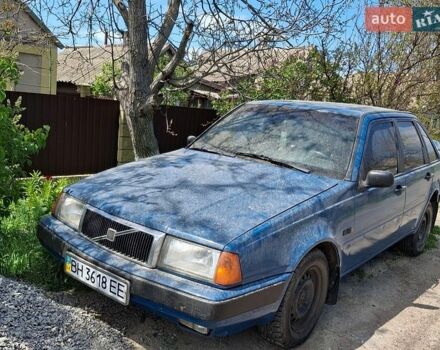 Синий Вольво 440, объемом двигателя 1.8 л и пробегом 250 тыс. км за 1100 $, фото 1 на Automoto.ua