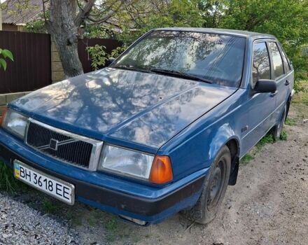 Синий Вольво 440, объемом двигателя 1.7 л и пробегом 250 тыс. км за 1100 $, фото 1 на Automoto.ua