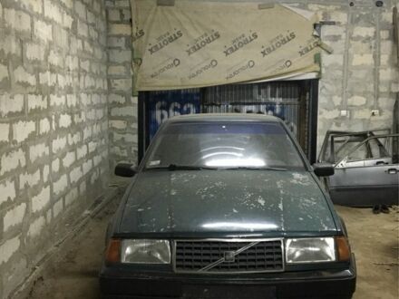 Зелений Вольво 440, об'ємом двигуна 1.8 л та пробігом 245 тис. км за 800 $, фото 1 на Automoto.ua