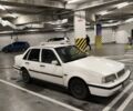 Белый Вольво 460, объемом двигателя 1.8 л и пробегом 300 тыс. км за 600 $, фото 4 на Automoto.ua
