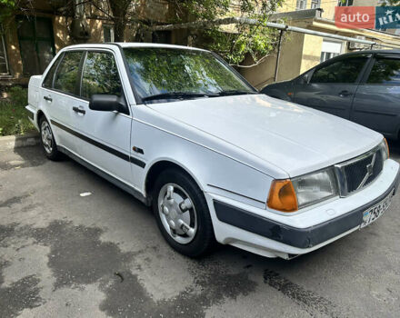 Белый Вольво 460, объемом двигателя 0 л и пробегом 145 тыс. км за 1900 $, фото 1 на Automoto.ua