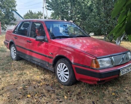 Красный Вольво 460, объемом двигателя 1.7 л и пробегом 250 тыс. км за 999 $, фото 1 на Automoto.ua