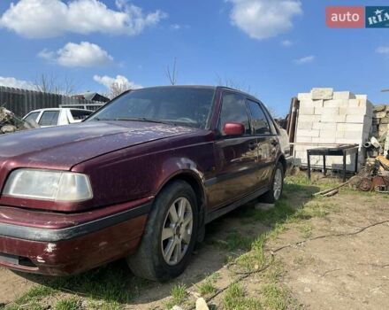 Красный Вольво 460, объемом двигателя 2 л и пробегом 150 тыс. км за 900 $, фото 1 на Automoto.ua