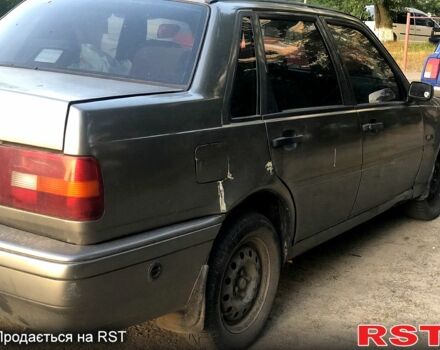 Сірий Вольво 460, об'ємом двигуна 1.7 л та пробігом 0 тис. км за 830 $, фото 1 на Automoto.ua