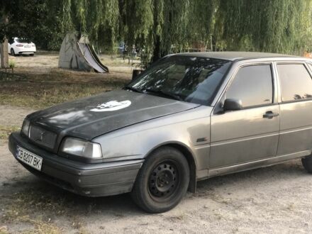 Вольво 460 1994 у Кременчуге на Automoto.ua Сірий Вольво 460, об'ємом двигуна 1.7 л та пробігом 350 тис. км за 840 $, фото 1 на Automoto.ua