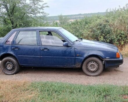 Синій Вольво 460, об'ємом двигуна 1.7 л та пробігом 800 тис. км за 900 $, фото 2 на Automoto.ua