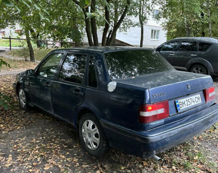 Синий Вольво 460, объемом двигателя 1.8 л и пробегом 331 тыс. км за 800 $, фото 1 на Automoto.ua