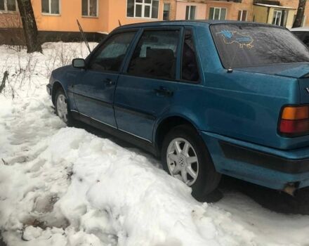 Синий Вольво 460, объемом двигателя 1.9 л и пробегом 300 тыс. км за 1100 $, фото 1 на Automoto.ua