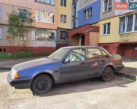 Синий Вольво 460, объемом двигателя 1.8 л и пробегом 370 тыс. км за 1500 $, фото 1 на Automoto.ua