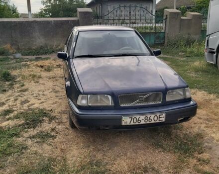 Синий Вольво 460, объемом двигателя 1.8 л и пробегом 266 тыс. км за 2200 $, фото 1 на Automoto.ua