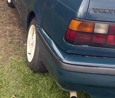 Зелений Вольво 460, об'ємом двигуна 1.8 л та пробігом 220 тис. км за 1500 $, фото 1 на Automoto.ua