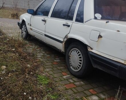 Белый Вольво 740, объемом двигателя 2.3 л и пробегом 350 тыс. км за 900 $, фото 1 на Automoto.ua