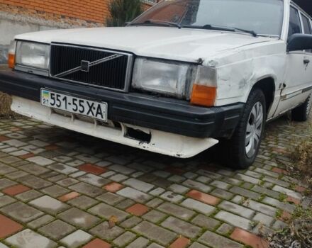 Белый Вольво 740, объемом двигателя 2.3 л и пробегом 350 тыс. км за 900 $, фото 4 на Automoto.ua