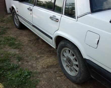 Белый Вольво 740, объемом двигателя 2 л и пробегом 250 тыс. км за 1942 $, фото 1 на Automoto.ua