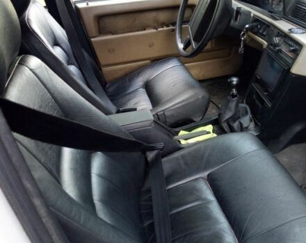 Белый Вольво 740, объемом двигателя 2 л и пробегом 250 тыс. км за 1942 $, фото 4 на Automoto.ua