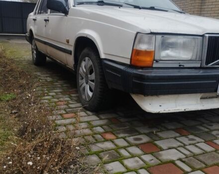 Белый Вольво 740, объемом двигателя 2.3 л и пробегом 350 тыс. км за 900 $, фото 1 на Automoto.ua