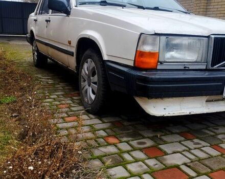 Белый Вольво 740, объемом двигателя 2.3 л и пробегом 350 тыс. км за 700 $, фото 1 на Automoto.ua