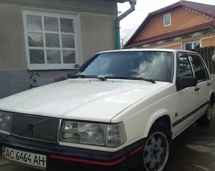 Белый Вольво 740, объемом двигателя 2.4 л и пробегом 350 тыс. км за 1800 $, фото 1 на Automoto.ua