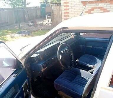 Вольво 740 1987 у Сумах на Automoto.ua Білий Вольво 740, об'ємом двигуна 2.3 л та пробігом 300 тис. км за 800 $, фото 1 на Automoto.ua