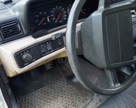 Белый Вольво 740, объемом двигателя 2 л и пробегом 250 тыс. км за 1942 $, фото 1 на Automoto.ua