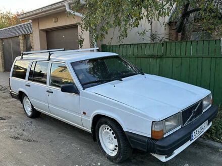 Вольво 740 1989 в Киеве на Automoto.ua Белый Вольво 740, объемом двигателя 2.3 л и пробегом 280 тыс. км за 2000 $, фото 1 на Automoto.ua