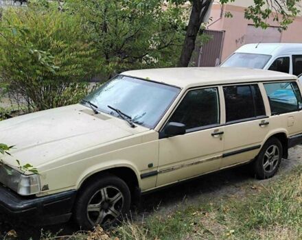 Бежевий Вольво 740, об'ємом двигуна 2.4 л та пробігом 340 тис. км за 1700 $, фото 1 на Automoto.ua