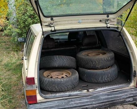 Бежевий Вольво 740, об'ємом двигуна 2.4 л та пробігом 340 тис. км за 1700 $, фото 10 на Automoto.ua