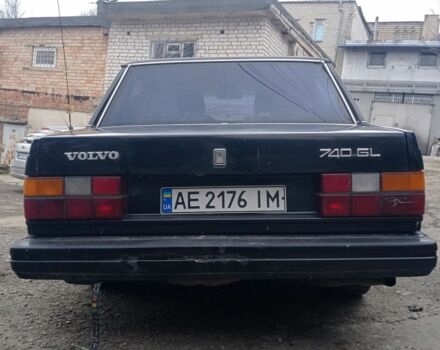 Черный Вольво 740, объемом двигателя 2.3 л и пробегом 144 тыс. км за 800 $, фото 4 на Automoto.ua