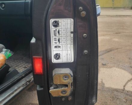 Черный Вольво 740, объемом двигателя 2.3 л и пробегом 306 тыс. км за 1900 $, фото 3 на Automoto.ua