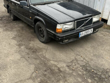 Черный Вольво 740, объемом двигателя 2.32 л и пробегом 250 тыс. км за 800 $, фото 1 на Automoto.ua