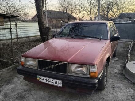 Вольво 740 1987 у Новоукраинке на Automoto.ua Червоний Вольво 740, об'ємом двигуна 2.3 л та пробігом 110 тис. км за 845 $, фото 1 на Automoto.ua