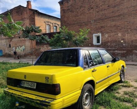 Жовтий Вольво 740, об'ємом двигуна 2.8 л та пробігом 200 тис. км за 2200 $, фото 3 на Automoto.ua