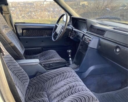 Серый Вольво 740, объемом двигателя 2.4 л и пробегом 360 тыс. км за 1500 $, фото 4 на Automoto.ua