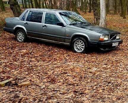 Серый Вольво 740, объемом двигателя 2.4 л и пробегом 0 тыс. км за 1800 $, фото 5 на Automoto.ua