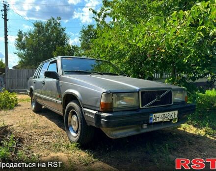 Серый Вольво 740, объемом двигателя 2.4 л и пробегом 250 тыс. км за 1440 $, фото 1 на Automoto.ua
