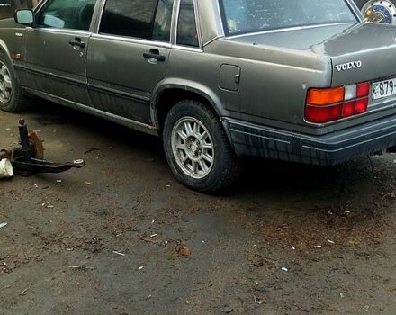 Серый Вольво 740, объемом двигателя 2.4 л и пробегом 0 тыс. км за 1800 $, фото 2 на Automoto.ua