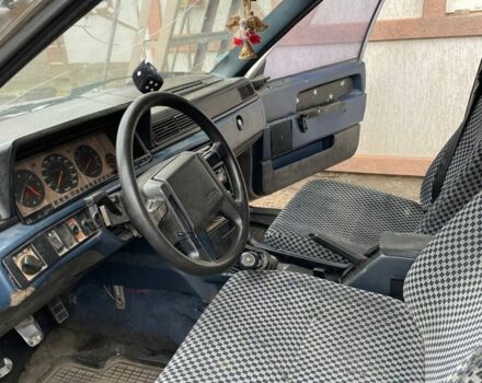 Серый Вольво 740, объемом двигателя 2.3 л и пробегом 300 тыс. км за 600 $, фото 2 на Automoto.ua