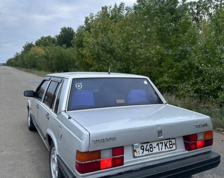 Серый Вольво 740, объемом двигателя 2.3 л и пробегом 400 тыс. км за 1300 $, фото 4 на Automoto.ua