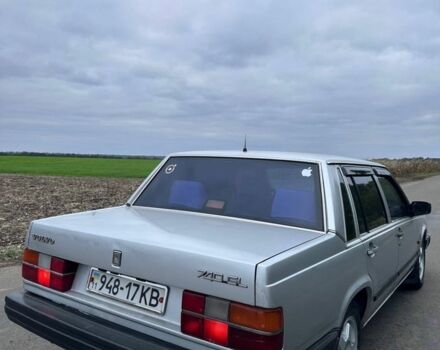 Серый Вольво 740, объемом двигателя 2.3 л и пробегом 400 тыс. км за 1300 $, фото 2 на Automoto.ua