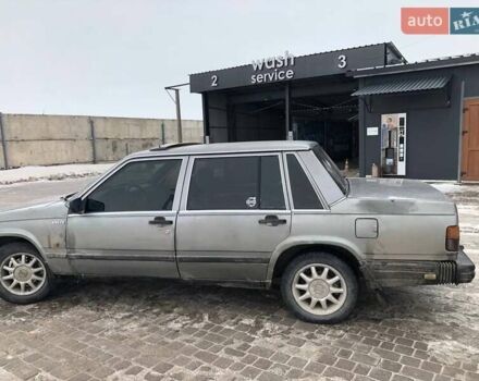 Серый Вольво 740, объемом двигателя 2.4 л и пробегом 300 тыс. км за 1100 $, фото 1 на Automoto.ua