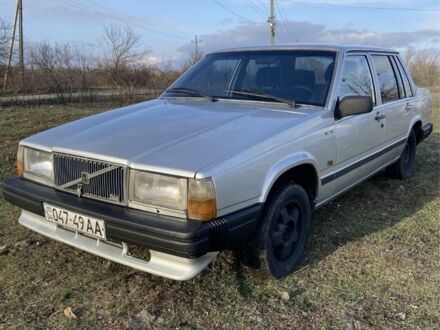 Серый Вольво 740, объемом двигателя 2.4 л и пробегом 360 тыс. км за 1500 $, фото 1 на Automoto.ua