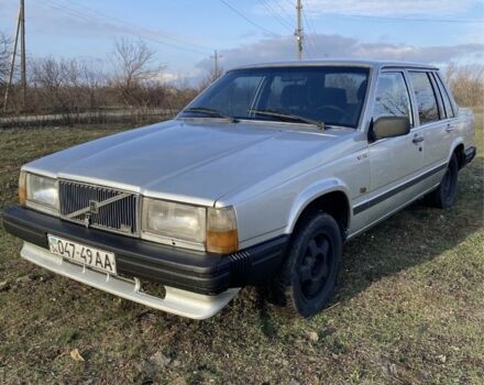 Серый Вольво 740, объемом двигателя 2.4 л и пробегом 360 тыс. км за 1500 $, фото 1 на Automoto.ua