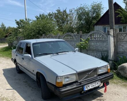 Серый Вольво 740, объемом двигателя 2.3 л и пробегом 500 тыс. км за 450 $, фото 1 на Automoto.ua