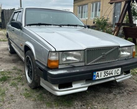 Серый Вольво 740, объемом двигателя 2.4 л и пробегом 400 тыс. км за 1200 $, фото 1 на Automoto.ua