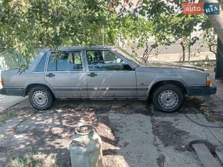 Вольво 740 1986 в Измаиле на Automoto.ua Серый Вольво 740, объемом двигателя 2.3 л и пробегом 200 тыс. км за 1100 $, фото 1 на Automoto.ua